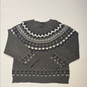 Gray and White Patterned Sweater by Spin2
